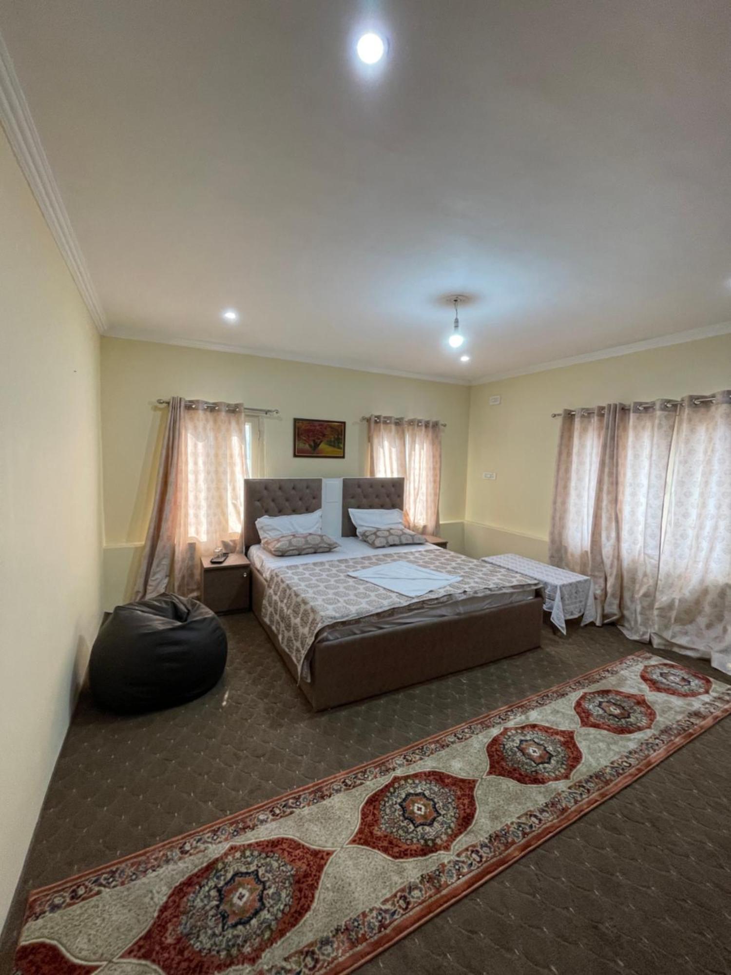 The Khayabaan - Luxurious Home Stay Away From Home Srinagar  Exterior photo